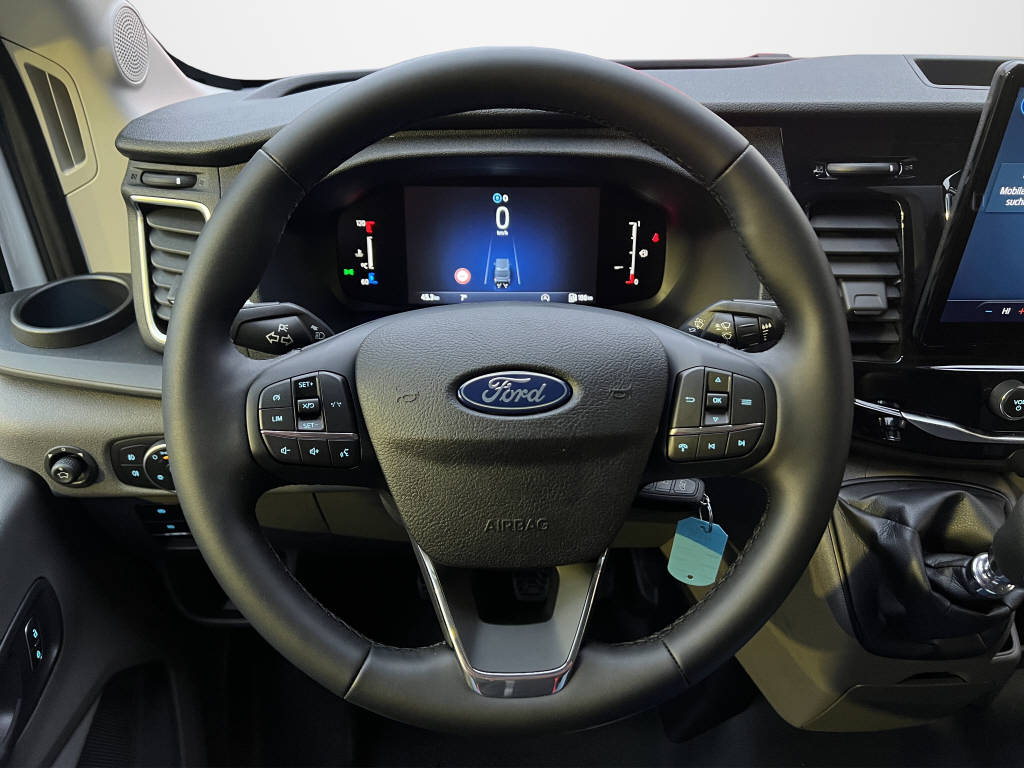 AZWE3302_2666719 vehicle image