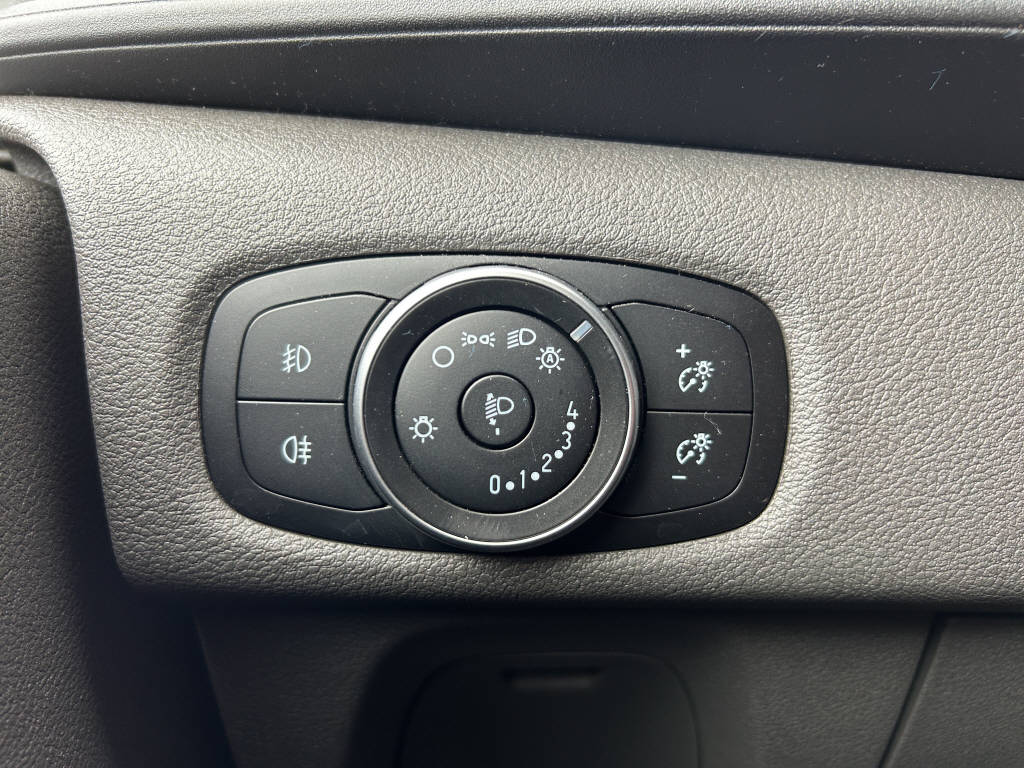 AZWE3302_2666720 vehicle image
