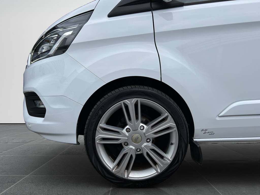 AZWE3302_2666720 vehicle image