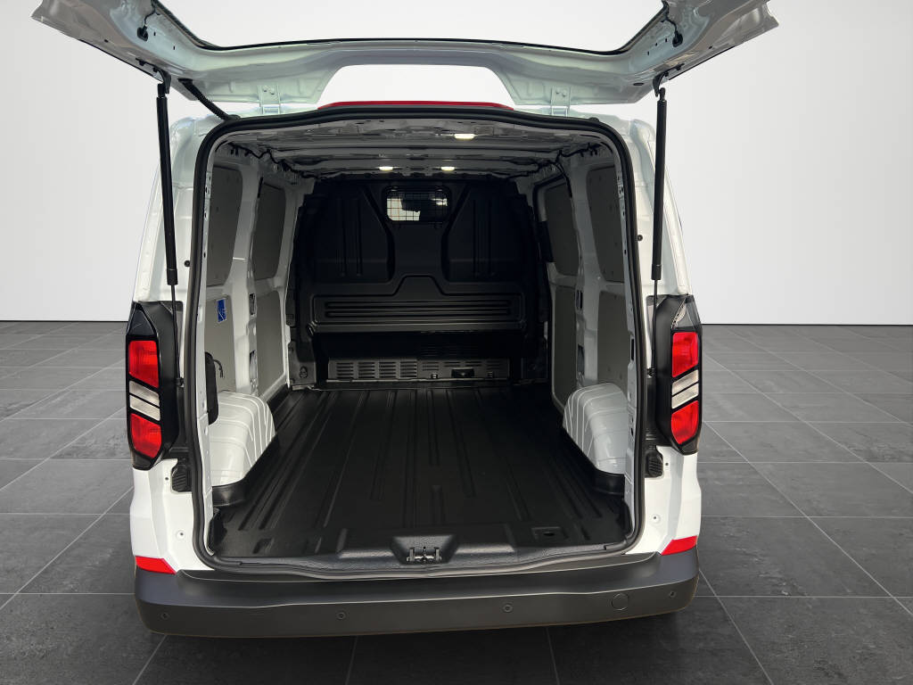 AZWE3302_2666722 vehicle image
