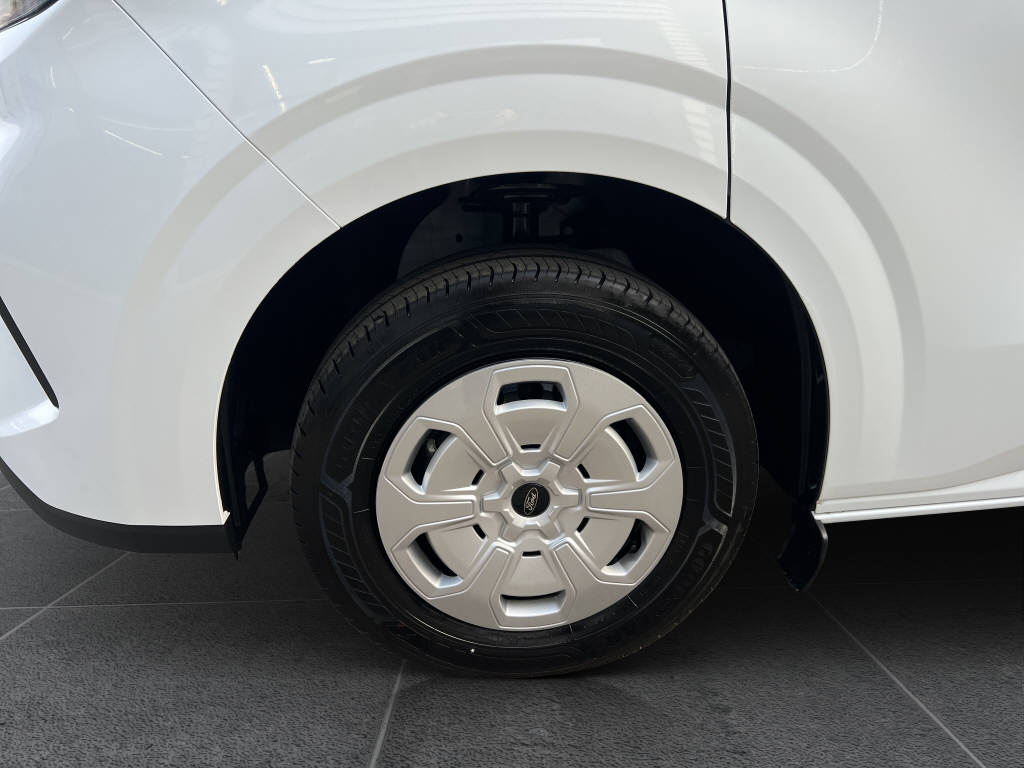 AZWE3302_2666722 vehicle image
