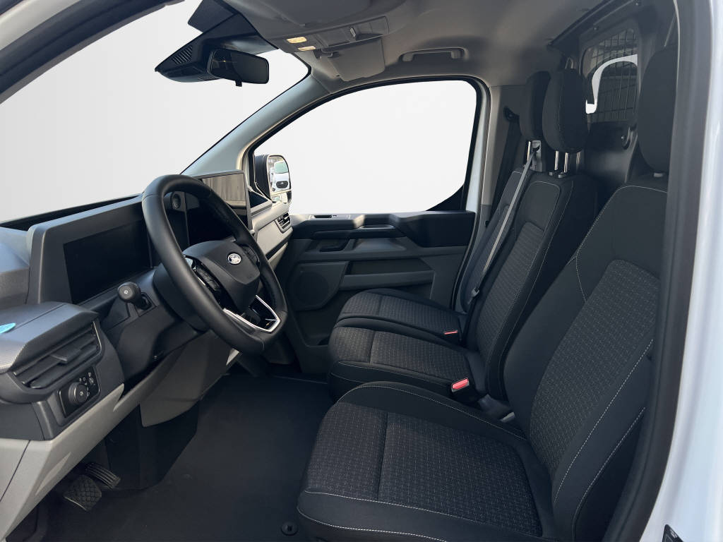 AZWE3302_2666722 vehicle image