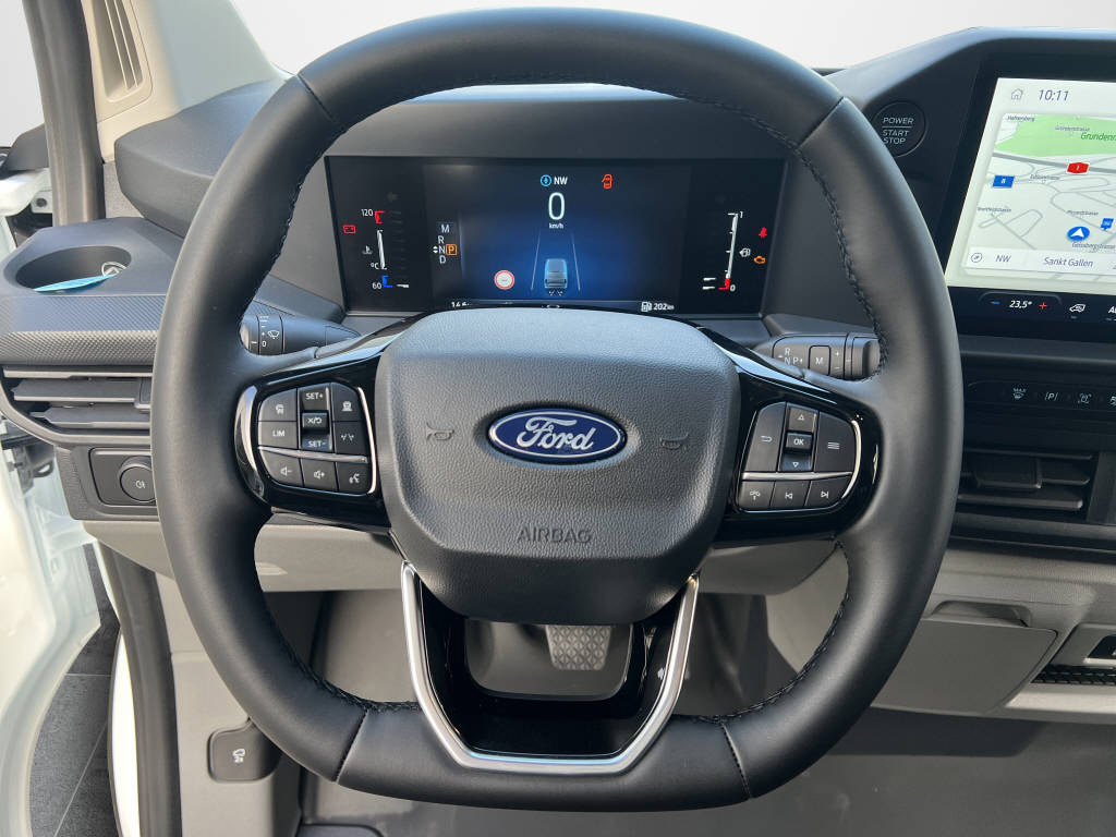 AZWE3302_2666722 vehicle image
