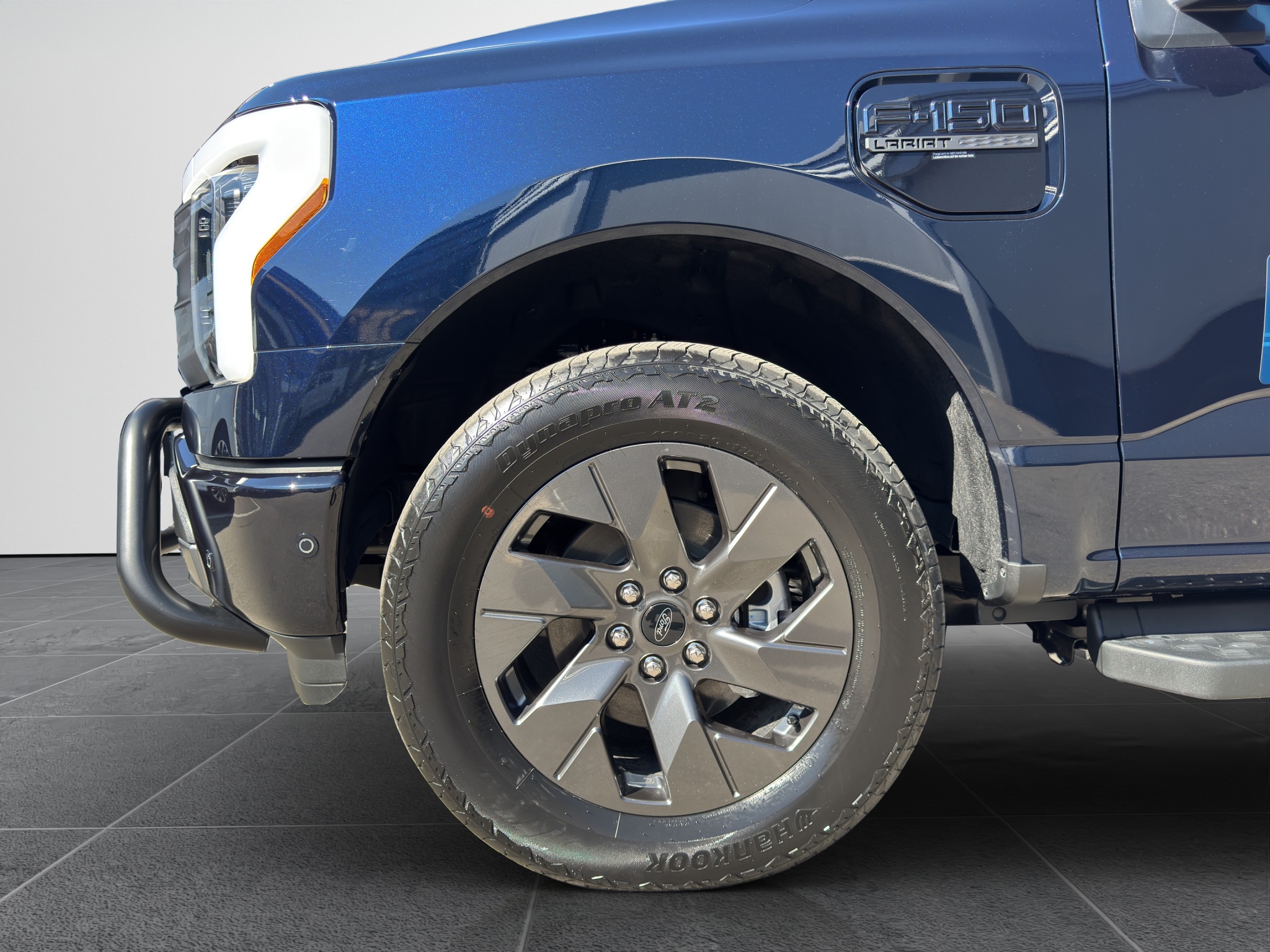 AZWE3302_2666726 vehicle image