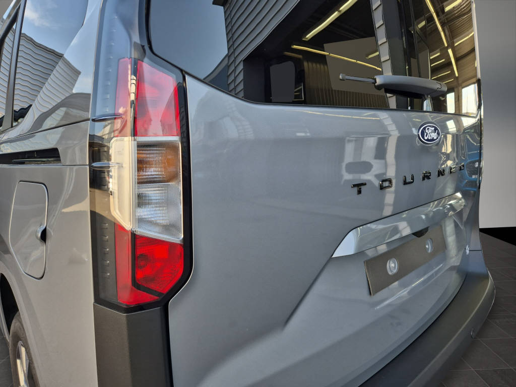 AZWE3302_2666727 vehicle image