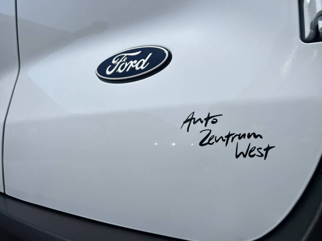 AZWE3302_2666729 vehicle image
