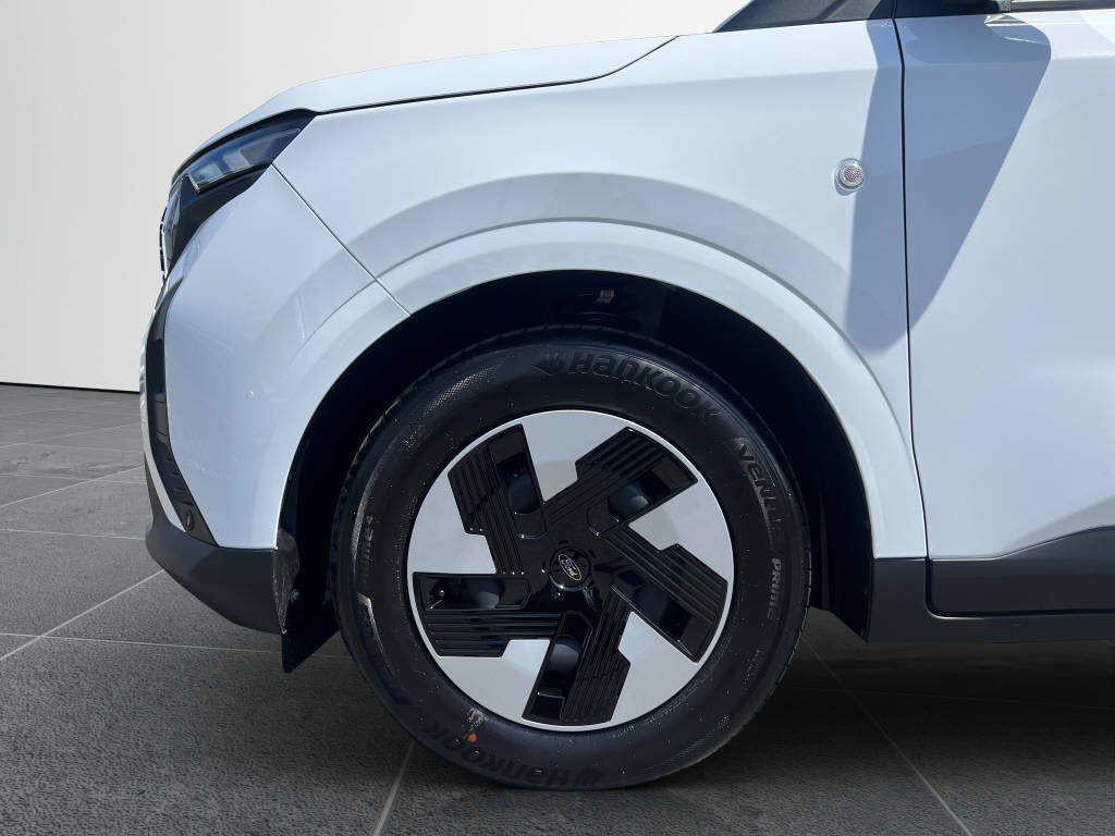 AZWE3302_2666729 vehicle image
