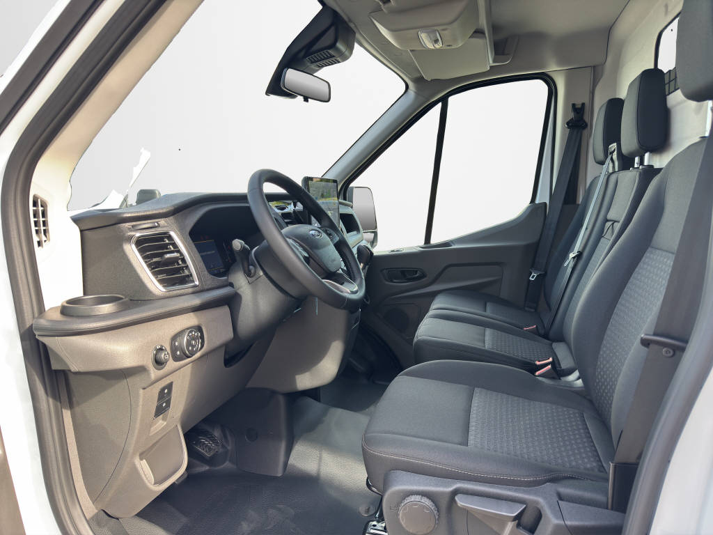 AZWE3302_2666730 vehicle image