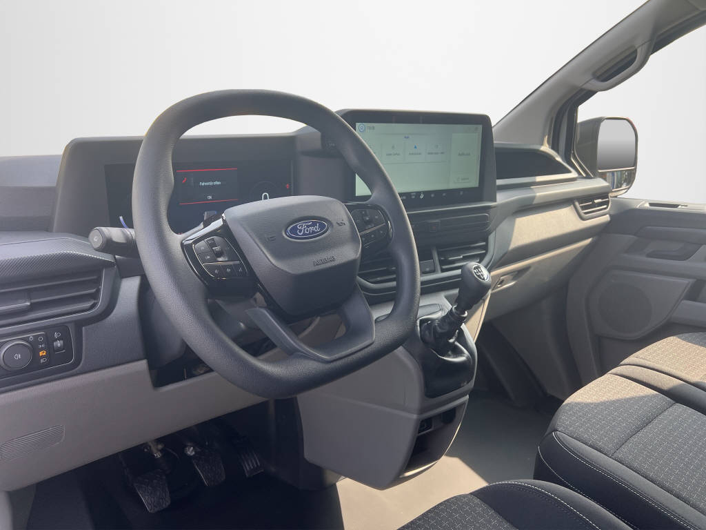 AZWE3302_2666731 vehicle image