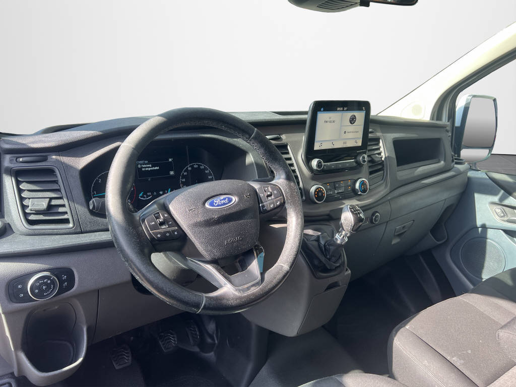AZWE3302_2666732 vehicle image