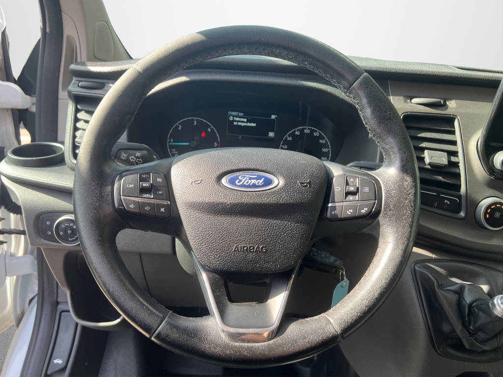 AZWE3302_2666732 vehicle image