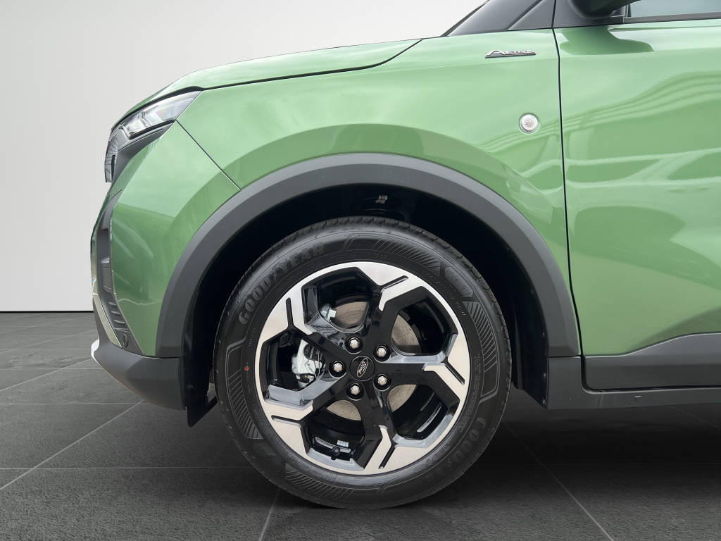 AZWE3302_2666733 vehicle image