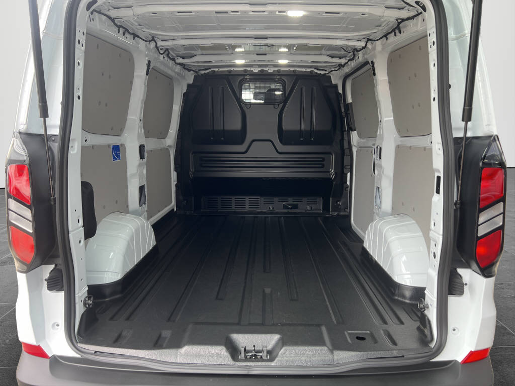 AZWE3302_2666734 vehicle image
