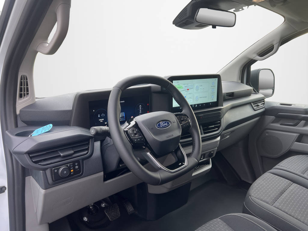 AZWE3302_2666736 vehicle image