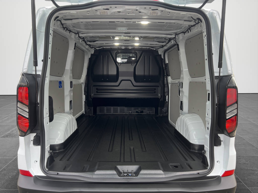 AZWE3302_2666736 vehicle image