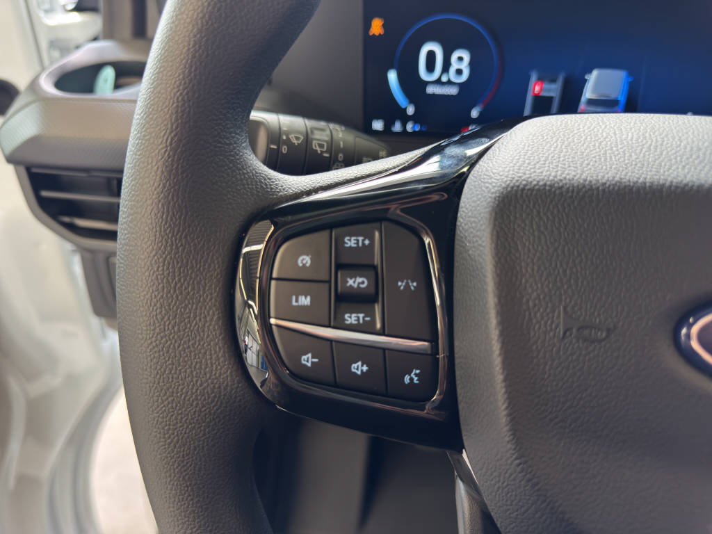 AZWE3302_2666737 vehicle image