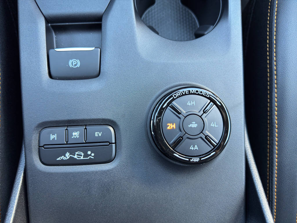 AZWE3302_2666738 vehicle image