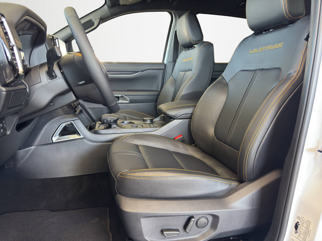 AZWE3302_2666738 vehicle image