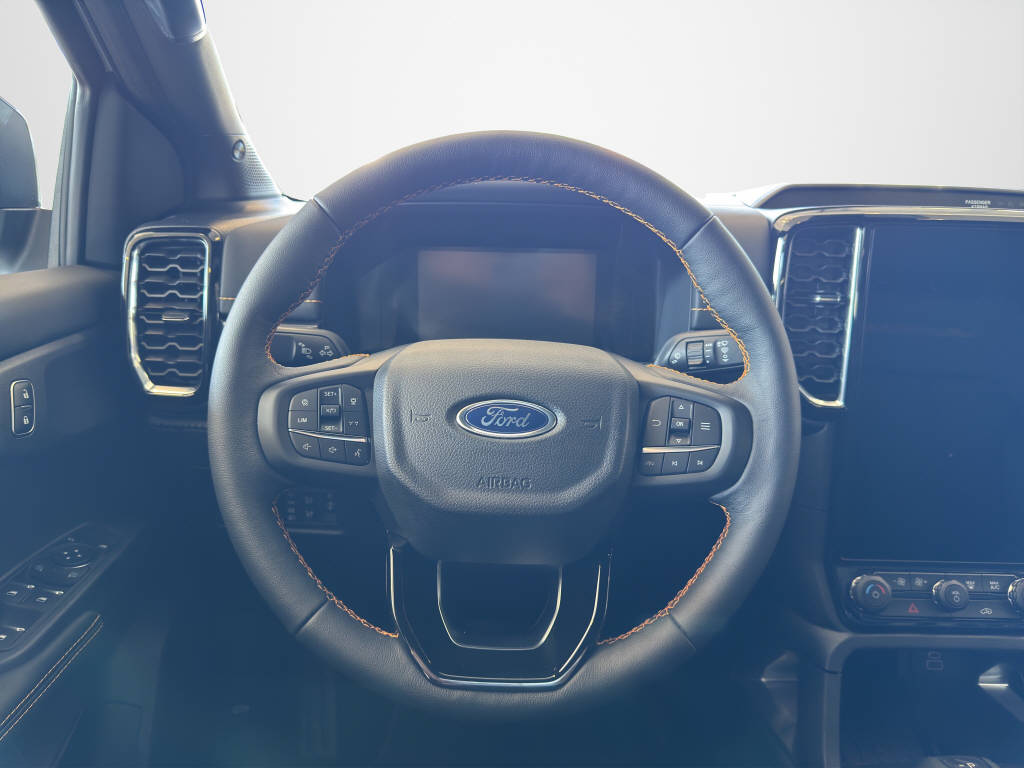 AZWE3302_2666738 vehicle image