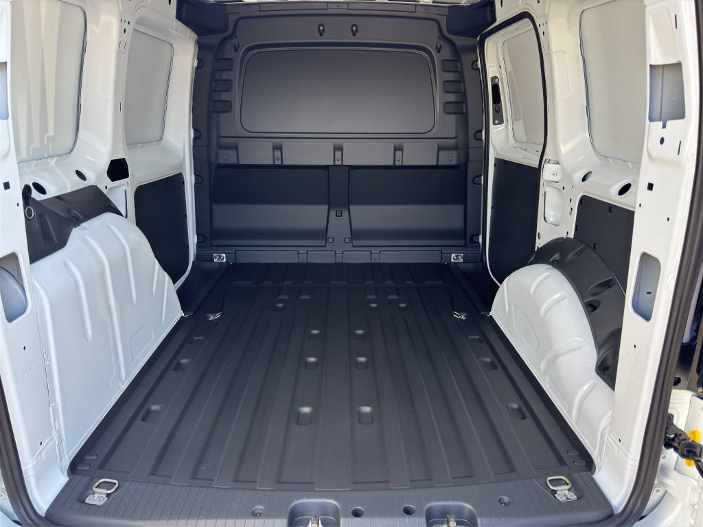 AZWE3302_2825194 vehicle image