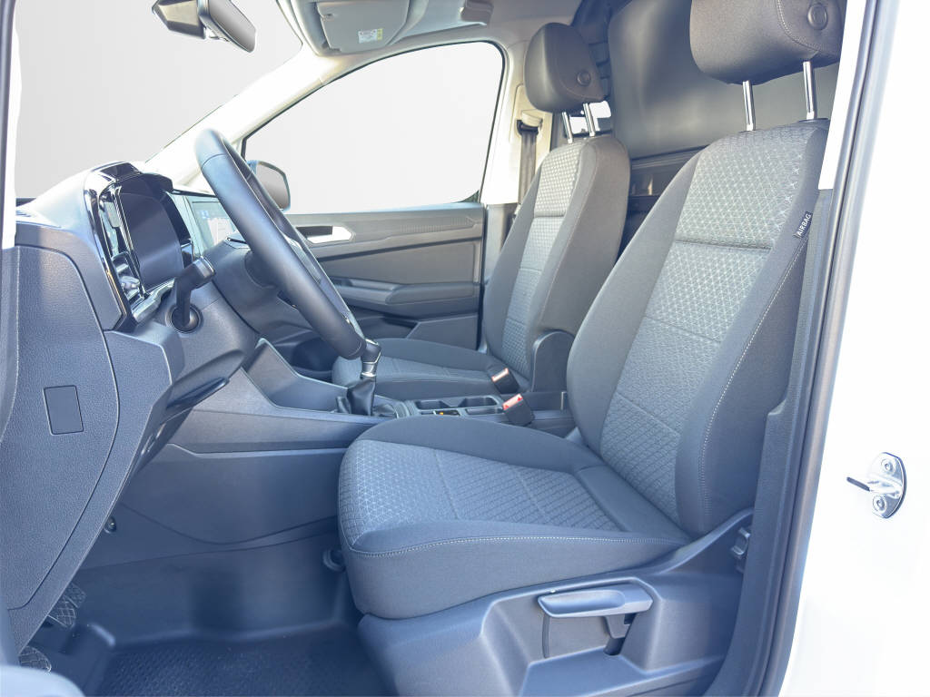 AZWE3302_2825194 vehicle image