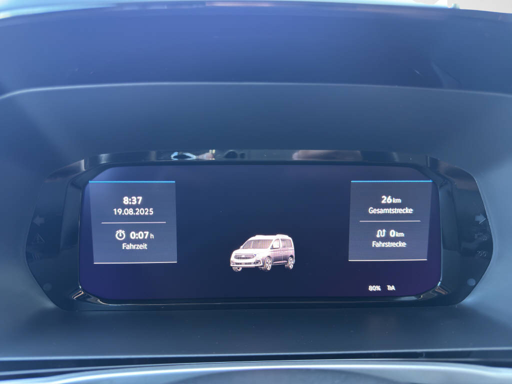 AZWE3302_2825194 vehicle image