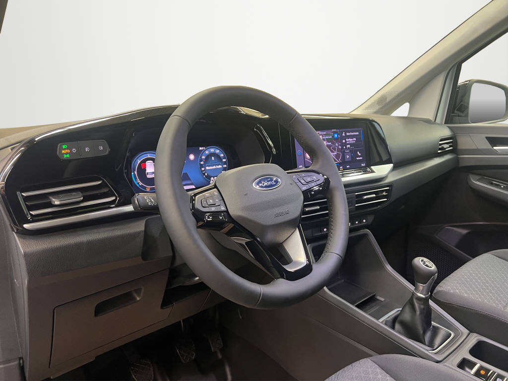 AZWE3302_2825195 vehicle image