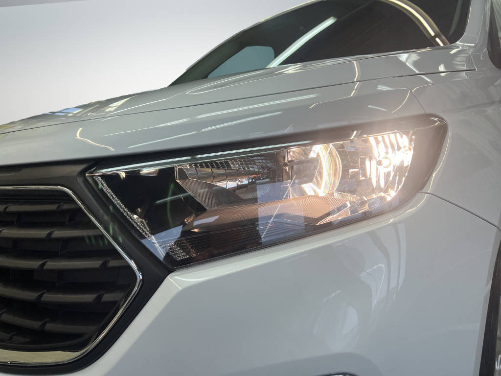 AZWE3302_2825195 vehicle image