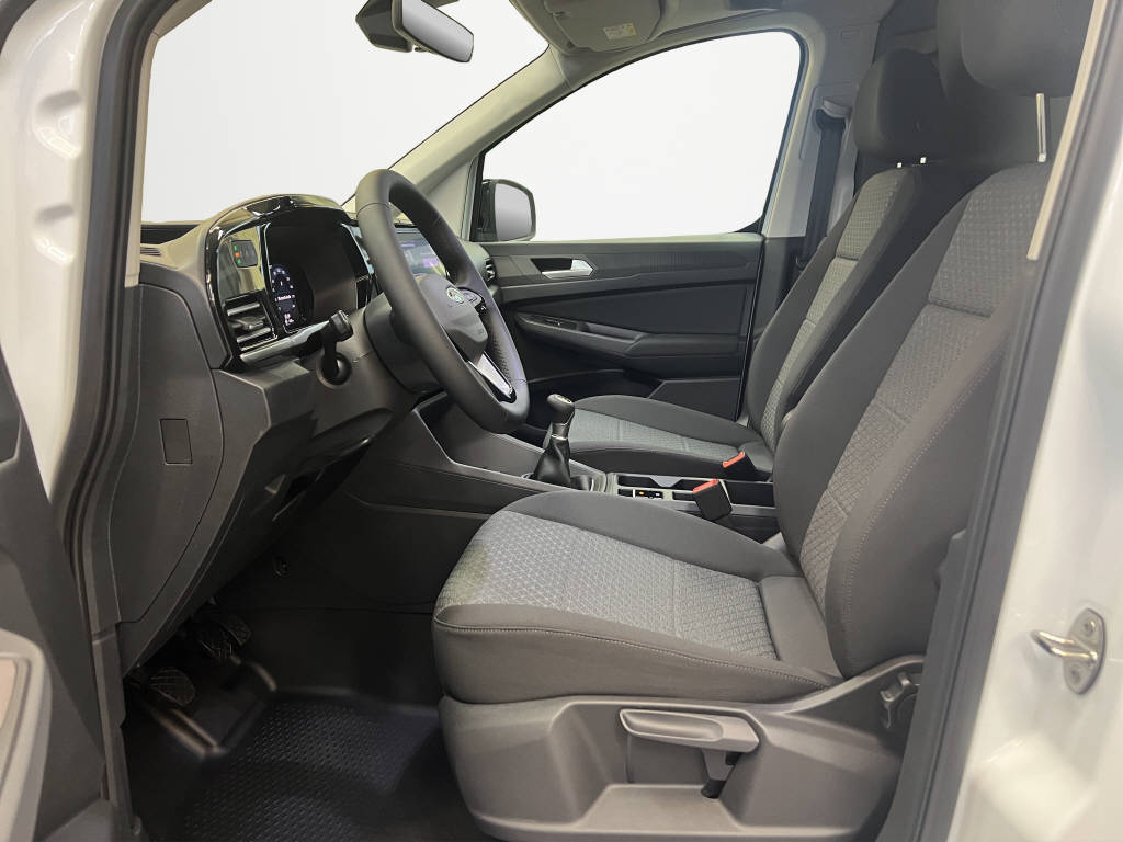 AZWE3302_2825195 vehicle image