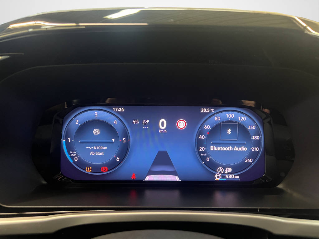 AZWE3302_2825195 vehicle image