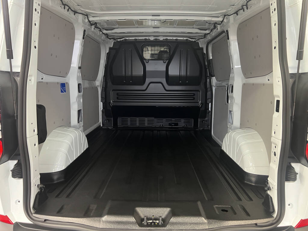 AZWE3302_2825196 vehicle image