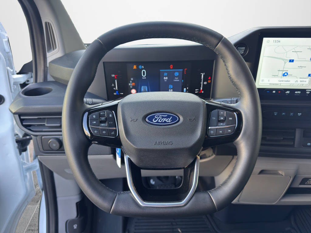 AZWE3302_2825197 vehicle image