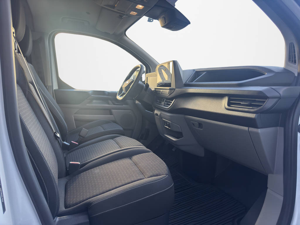 AZWE3302_2825197 vehicle image