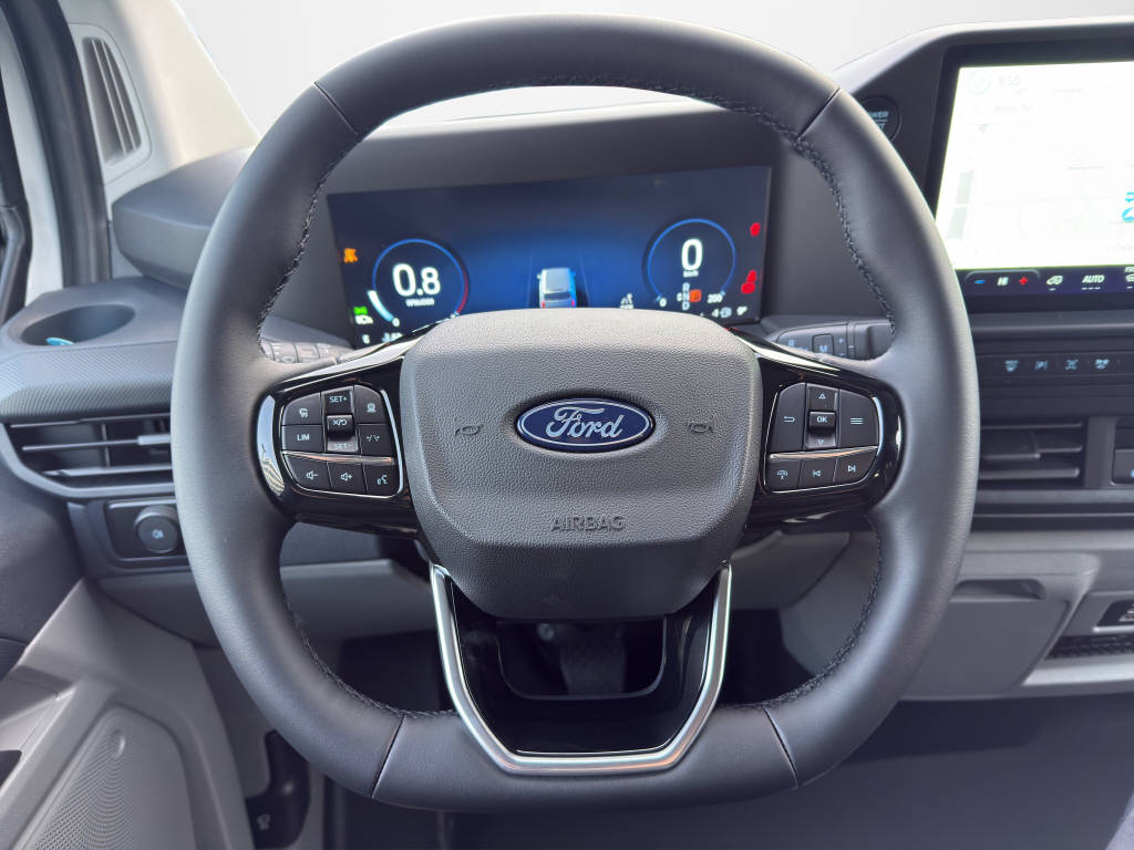 AZWE3302_2825199 vehicle image