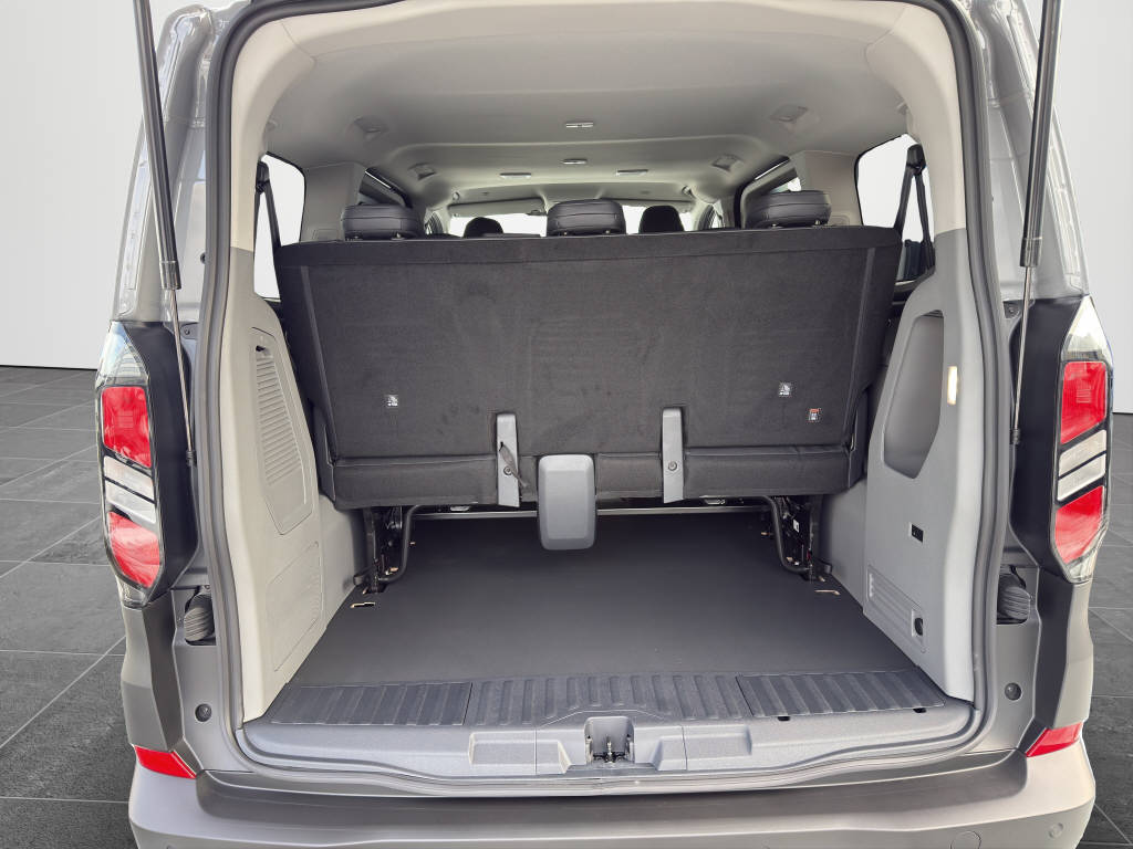 AZWE3302_2825200 vehicle image