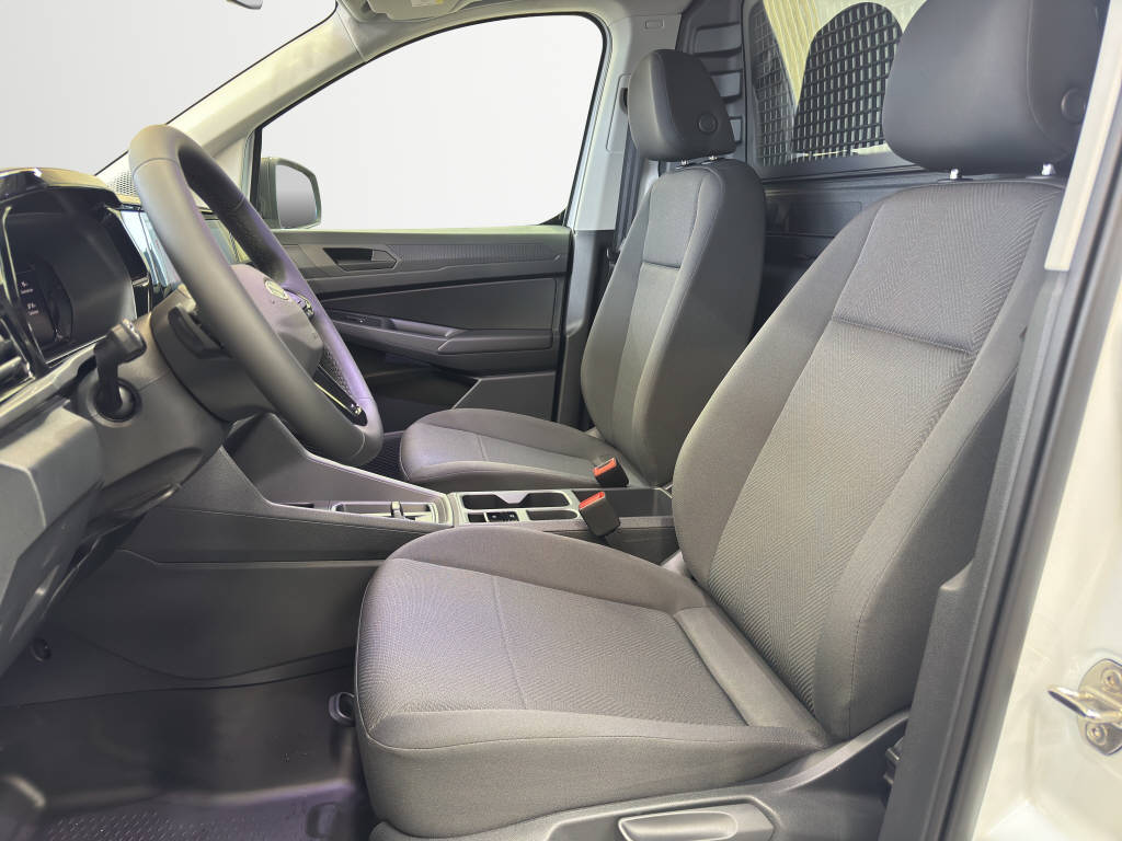 AZWE3302_2825201 vehicle image