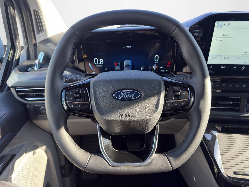 AZWE3302_2825202 vehicle image