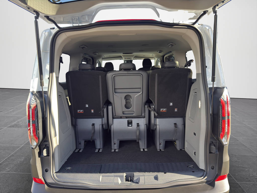 AZWE3302_2825202 vehicle image