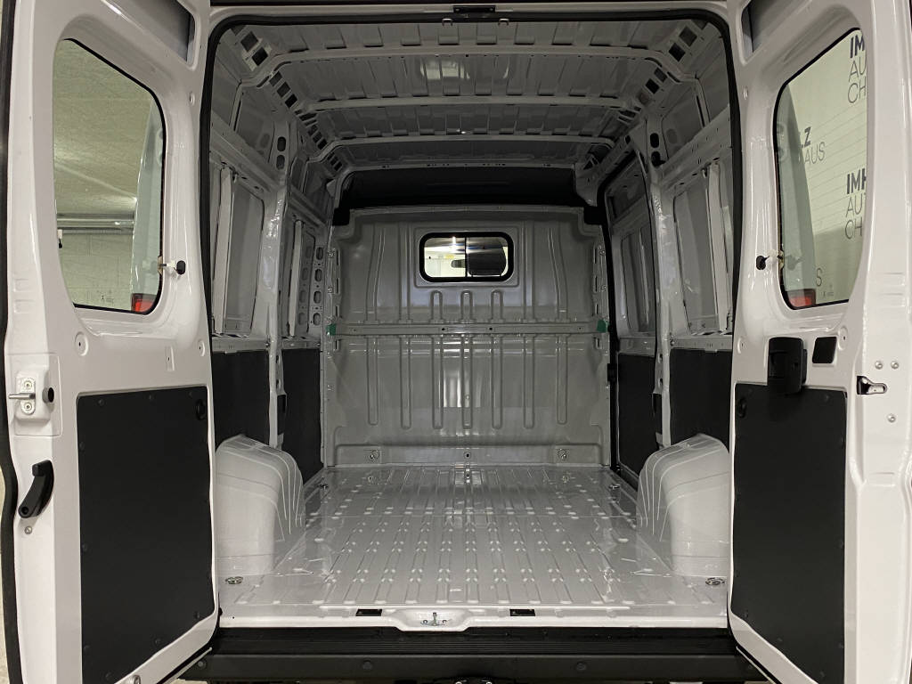 Wunderschone Peugeot Boxer L2h2 Mae Laderaum Fotosnull