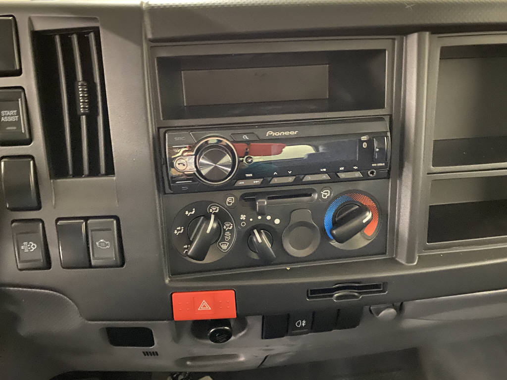 Kipper Box ISUZU, M27 F DR 3.0 TDI Kipper + Box, Chassis-Kabine | swisstruck.ch ...
