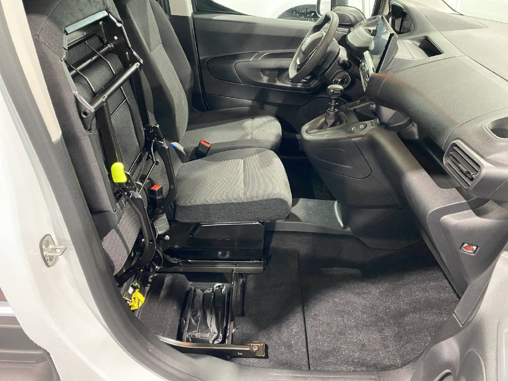 imho8269_2564598 vehicle image