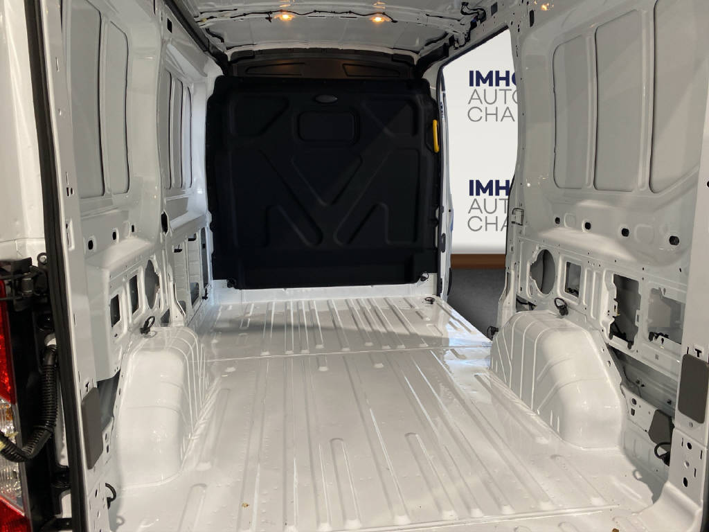 imho8269_2564603 vehicle image