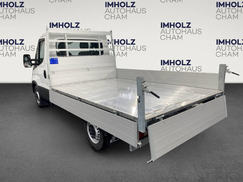imho8269_2564650 vehicle image