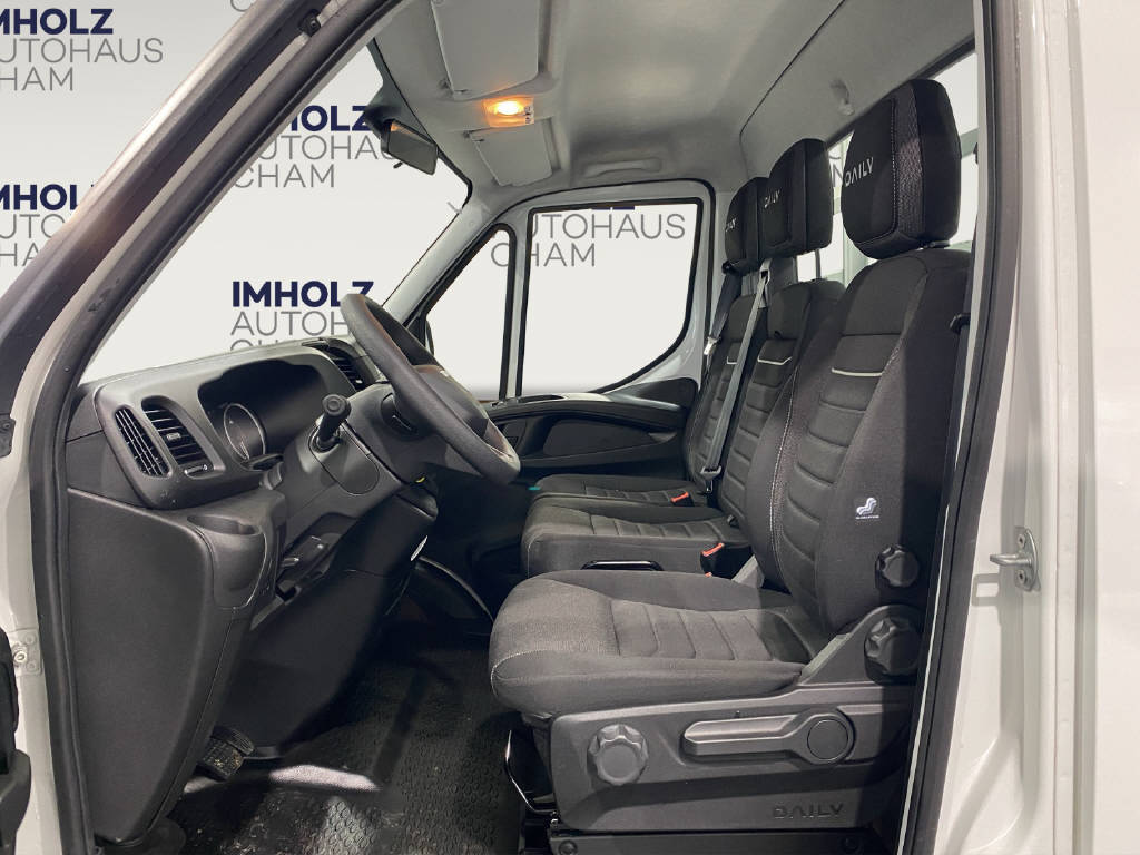 imho8269_2564650 vehicle image