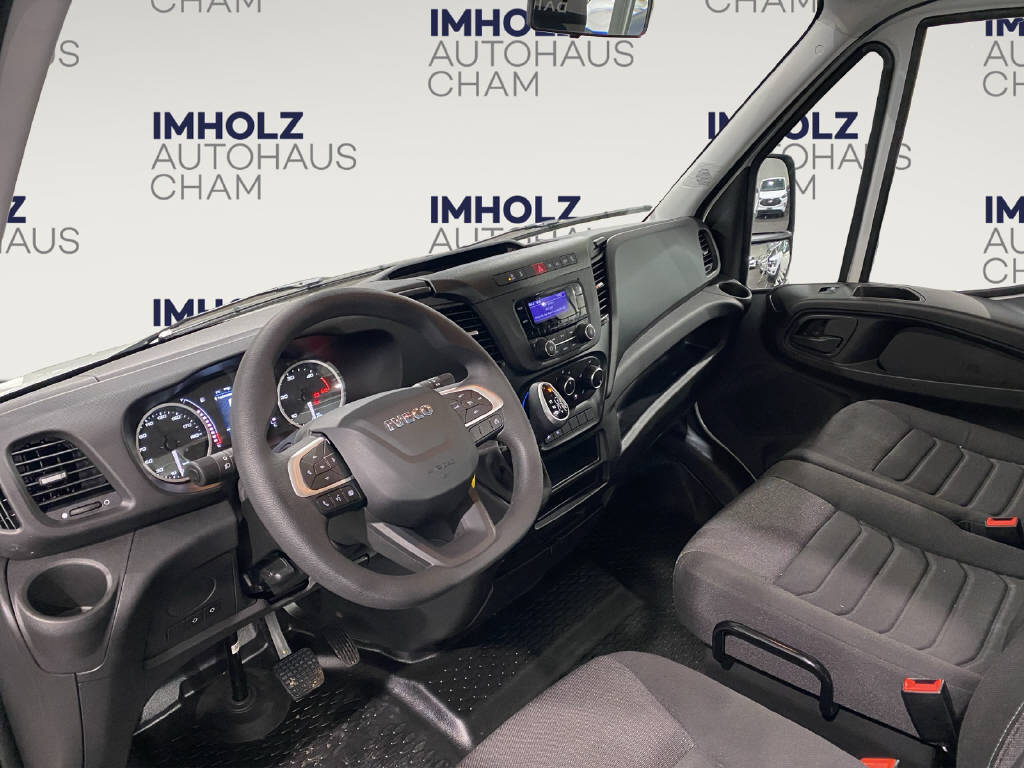 imho8269_2564650 vehicle image