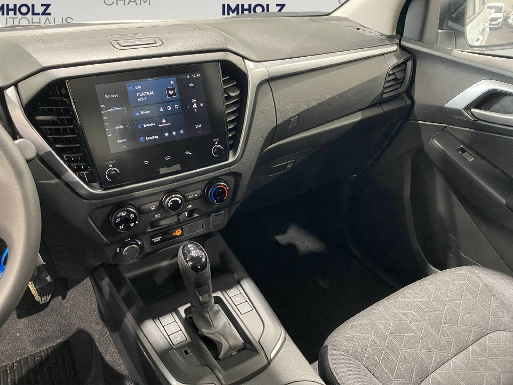 imho8269_2805732 vehicle image