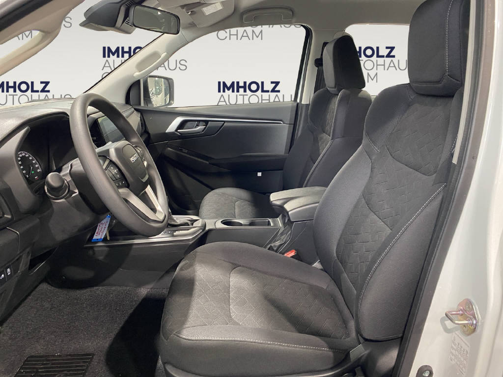 imho8269_2805732 vehicle image