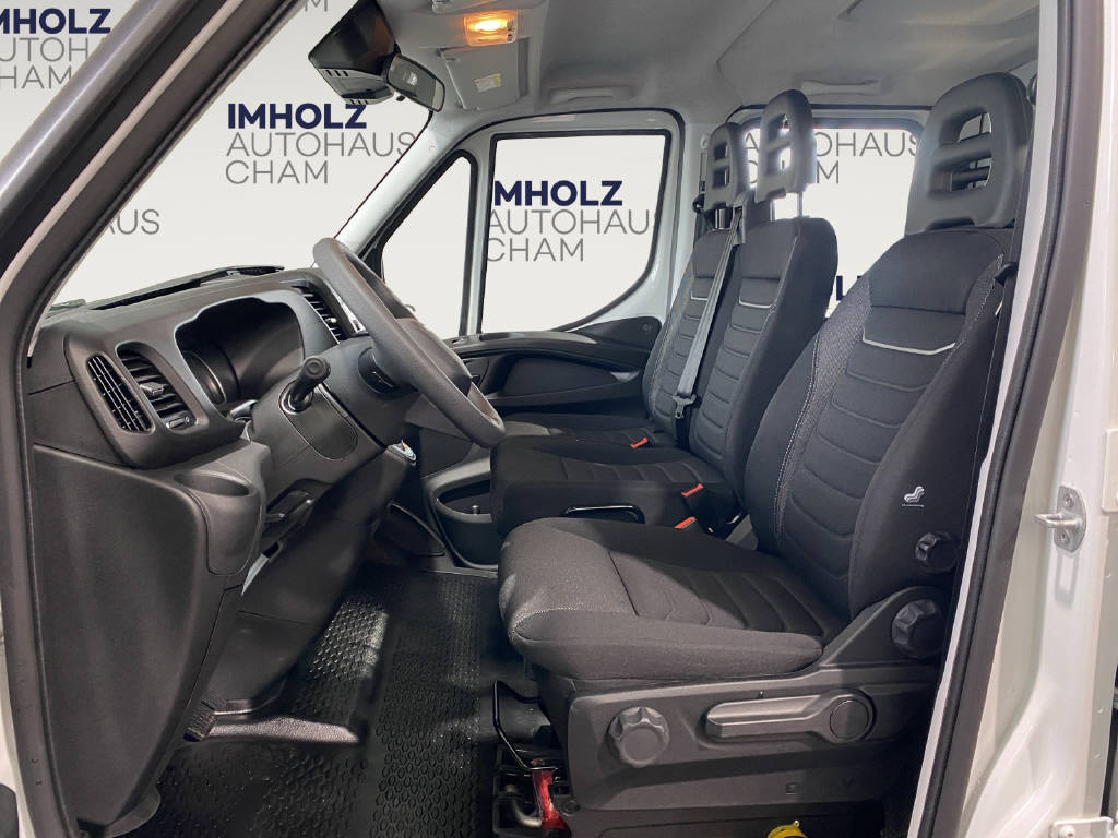 imho8269_2806292 vehicle image