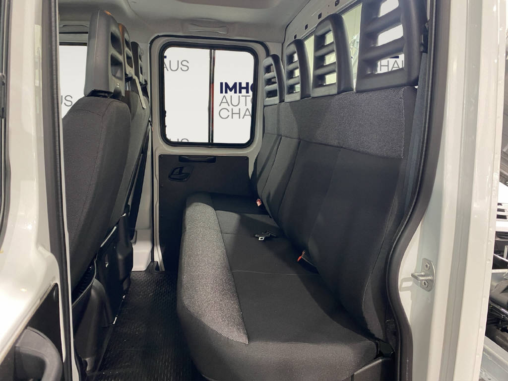 imho8269_2806292 vehicle image