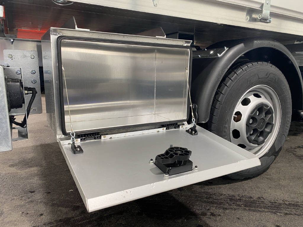 imho8269_2806292 vehicle image